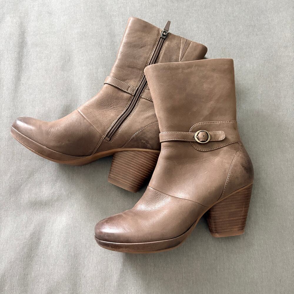 Dansko Marietta boots in Brown Sz 39 (8.5/9)